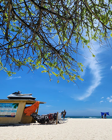 Turquoise waters and white sand at Eagle Beach in Aruba