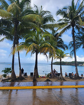 Beachfront scenery at West End in Roatan, Honduras, with turquoise waters